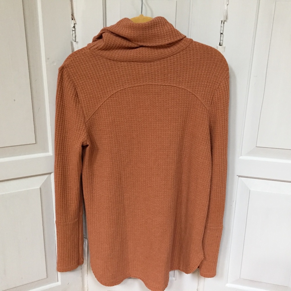 ❤️ Design Lab Waffle Cowl Neck Top - Picture 8 of 13